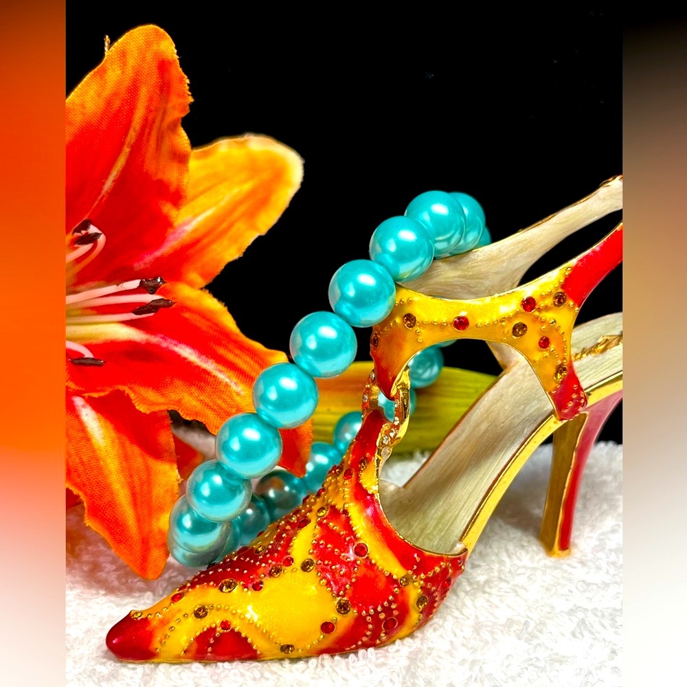 Elegant sea shell pearl Beaded Bracelet